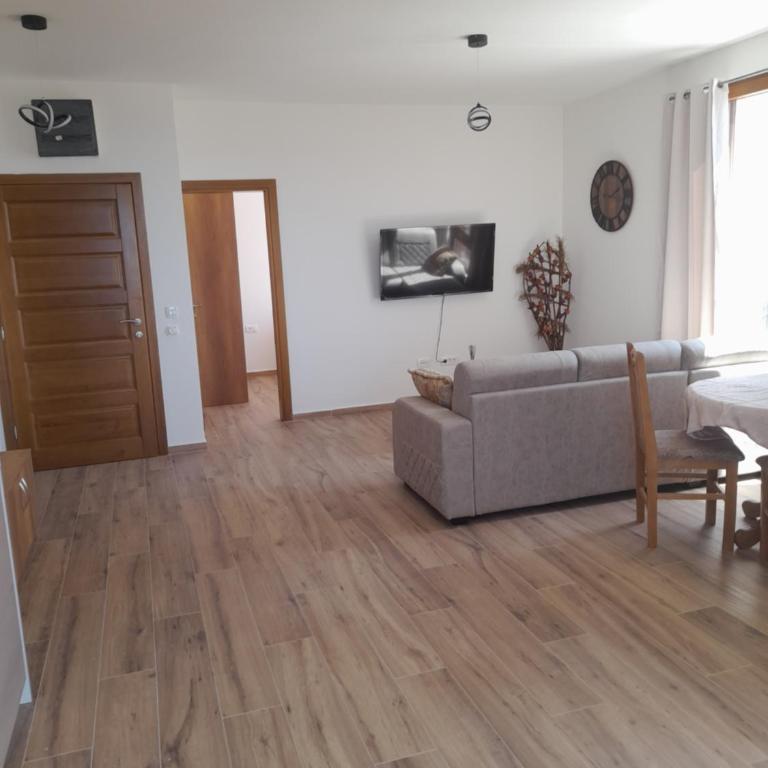 Apart SASHENKA 2 - Two-Bedroom Apartment - 8