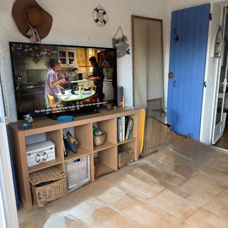 Mazet très calme, dans la colline, plage 15 mins à pied - Maison 1 Chambre - 13