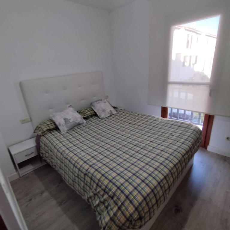 Acogedor adosado con piscina - Casa de 3 dormitorios - 28