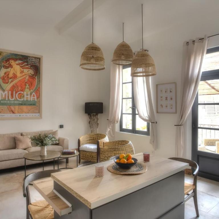 Suite côté sud avec terrasse en centre ville - Appartement 1 Chambre - 3