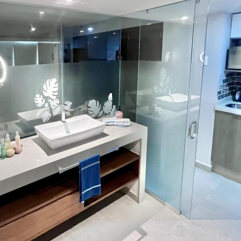 Wake Up to Waves at Mar y Cielo Studio and Free Breakfast - One-Bedroom Apartment - 36