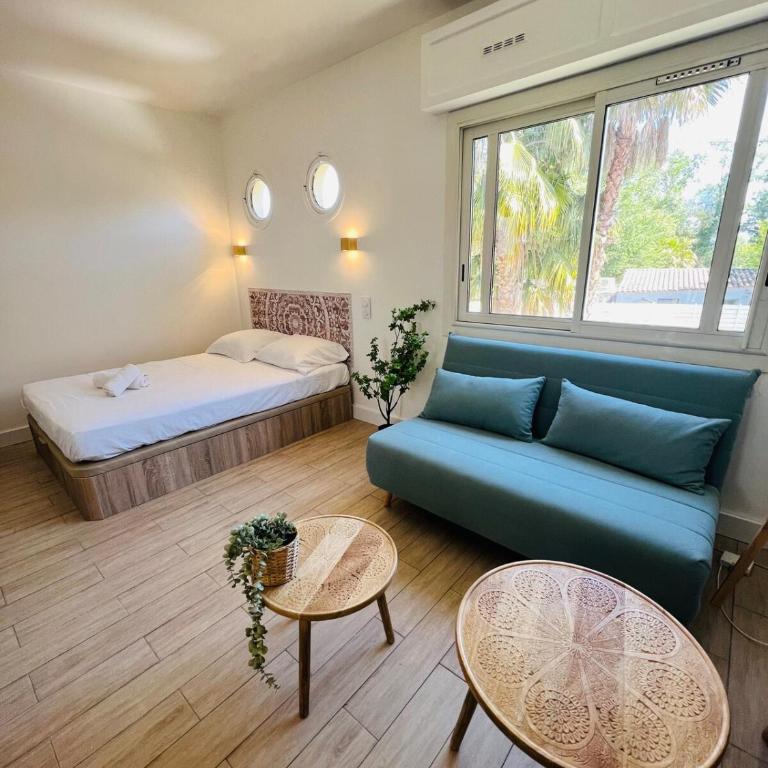 Seaside Studio with Terrace and Free Parking - Beach 2 Min Walk - Apartment mit 1 Schlafzimmer - 1