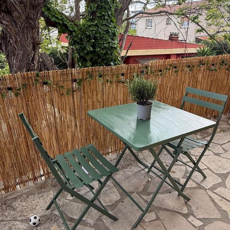 Seaside Studio with Terrace and Free Parking - Beach 2 Min Walk - Apartment mit 1 Schlafzimmer - 4