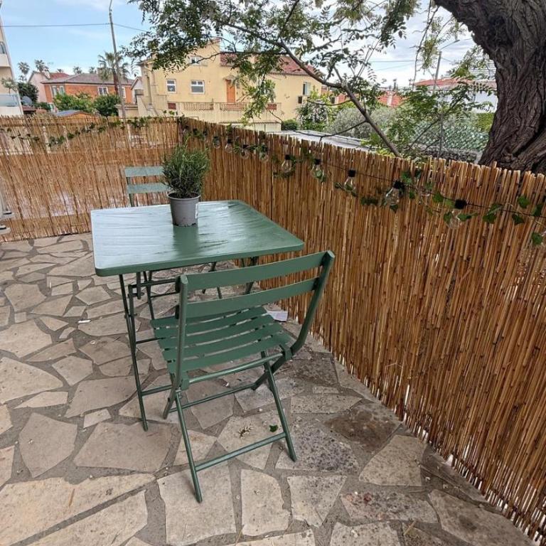 Seaside Studio with Terrace and Free Parking - Beach 2 Min Walk - Apartment mit 1 Schlafzimmer - 10