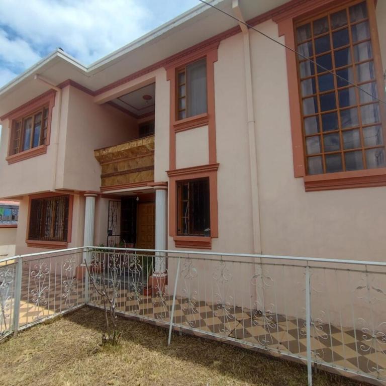 Spacious and cozy house with all the amenities! - Casa de 5 dormitorios - 25