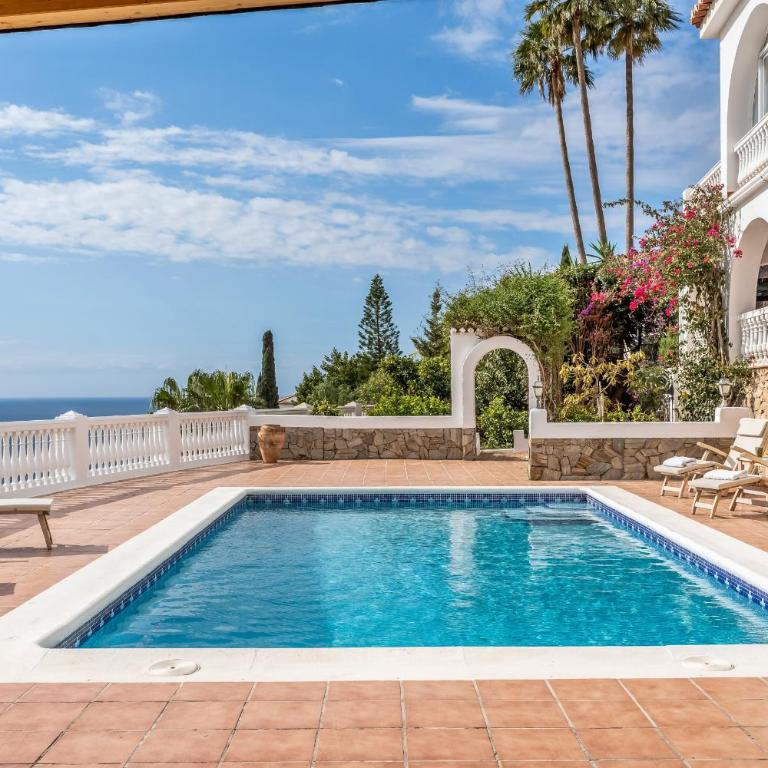 Retreat with sea views & private heated pool! - Villa con vistas al mar - 45