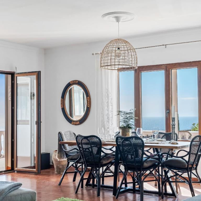Retreat with sea views & private heated pool! - Villa con vistas al mar - 43