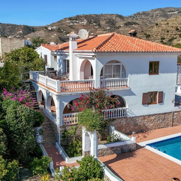 Retreat with sea views & private heated pool! - Villa con vistas al mar - 19