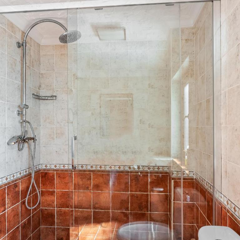 Retreat with sea views & private heated pool! - Villa con vistas al mar - 12