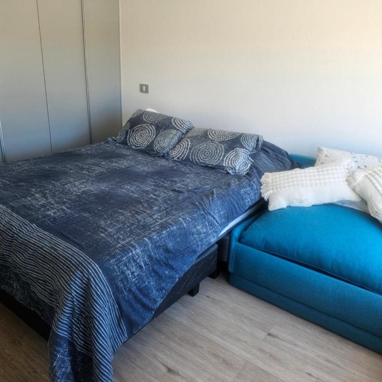 Steps to the beach, comfortable - Two-Bedroom Apartment - 3