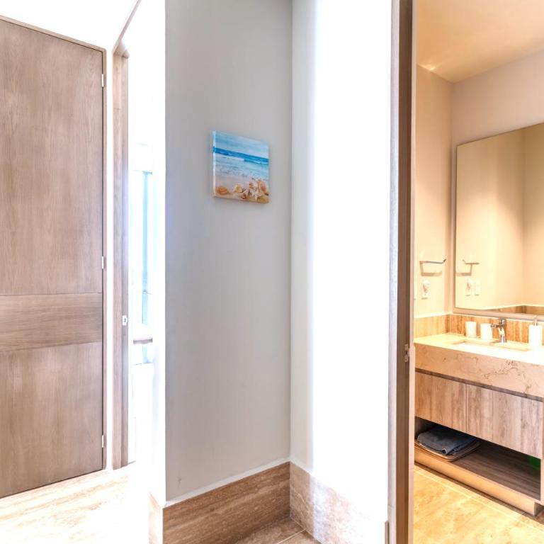 DM504 Apartment with Spectacular Views - One-Bedroom Apartment - 11