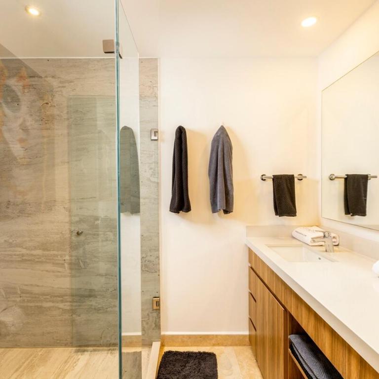 Wake Up to Waves – Beachfront 2BR Suite with Spectacular Views - Apartamento de 2 dormitorios - 40
