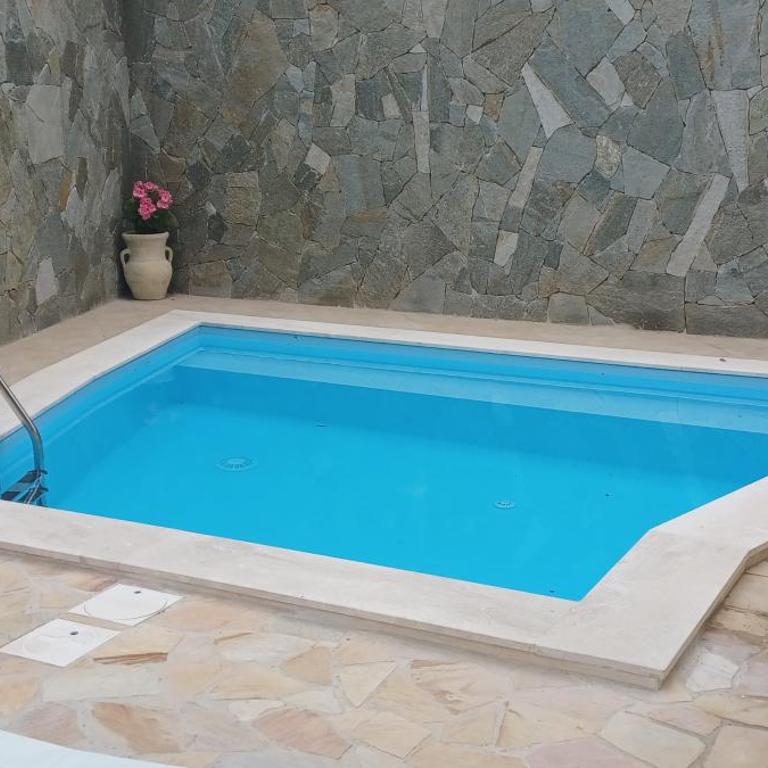 exclusive use swimming pool available from 1May to 30 October - Two-Bedroom House - 4