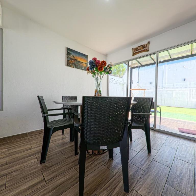 Hermosa casa en Manta, muy segura y cerca de todo - Casa de 3 dormitorios - 14