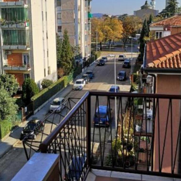 AuroraEast - Appartamento con 2 Camere da Letto - 3