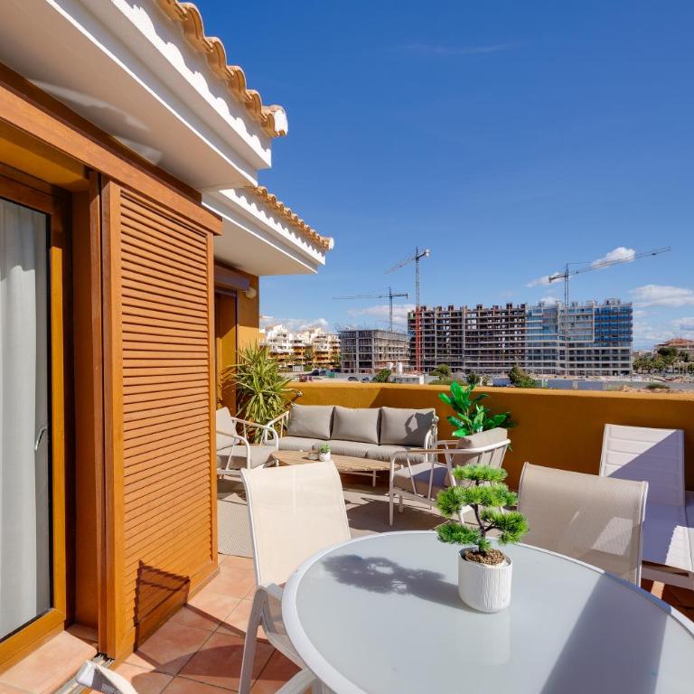 Sunny penthouse with terrace, Punta Prima - Apartamento de 2 dormitorios - 34