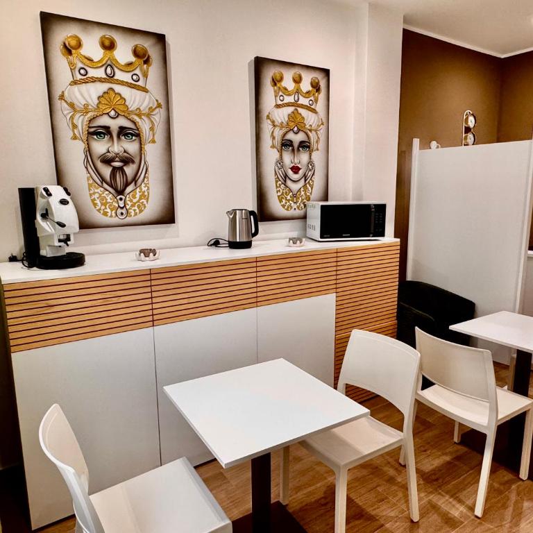 Regina Rooms - Double Room with Balcony - 32