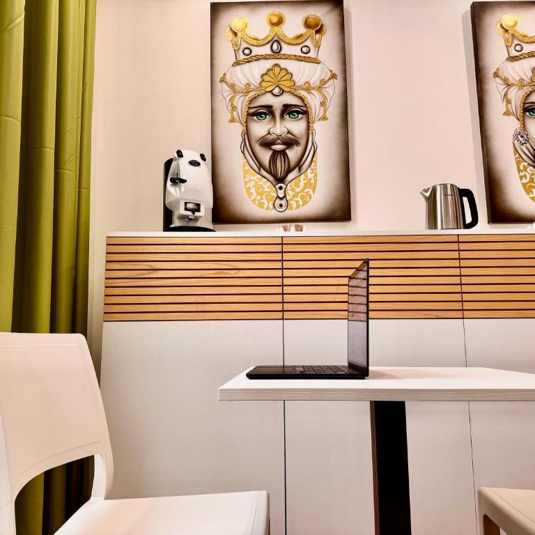 Regina Rooms - Double Room with Balcony - 37