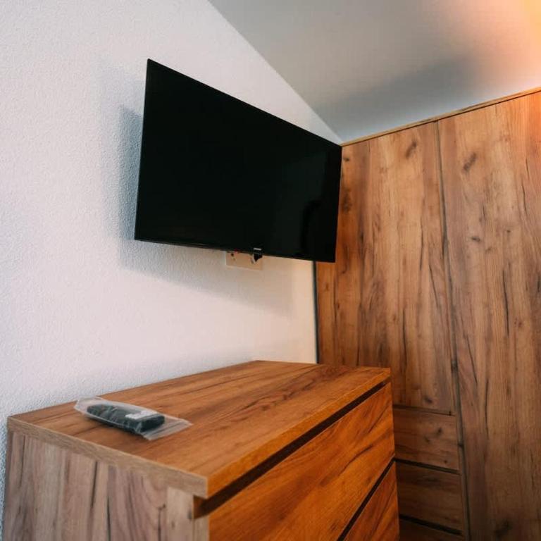 Lakeside Barn Apartment near Interlaken - Apartment - 11