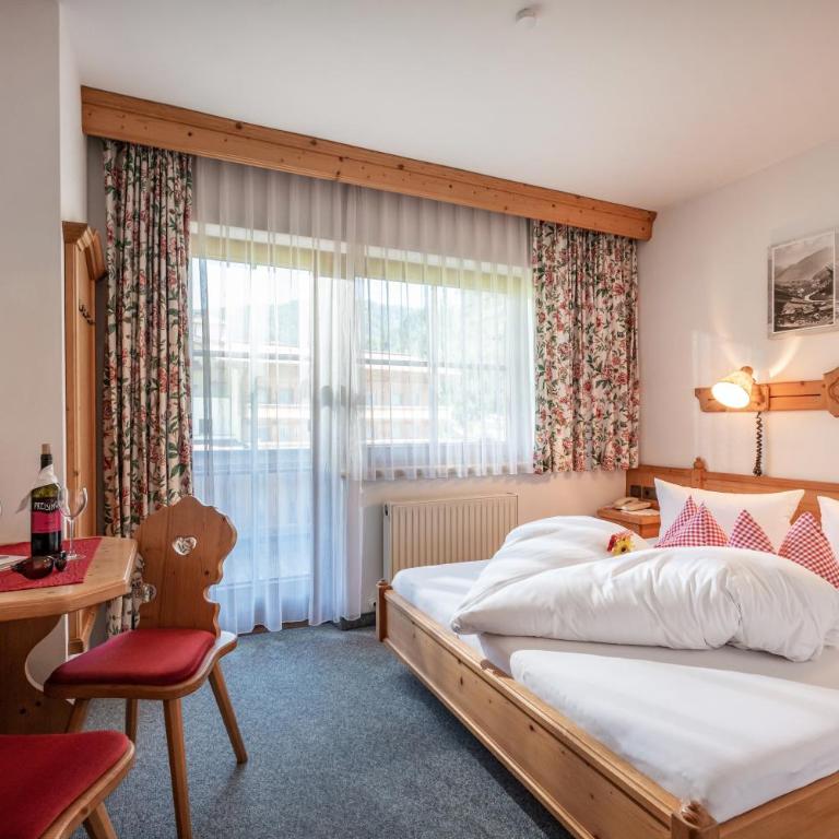 Hotel Garni Hanslerhof " Urlaub am Bauernhof " - Doppelzimmer mit Balkon - 3