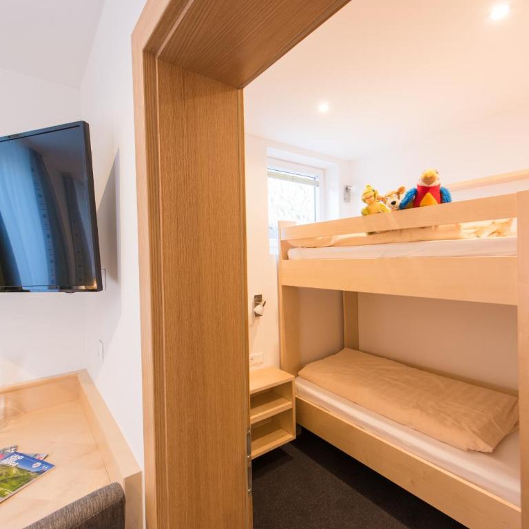 Eggerhof - Familienzimmer (2 Erwachsene + 1 Kind) - 3