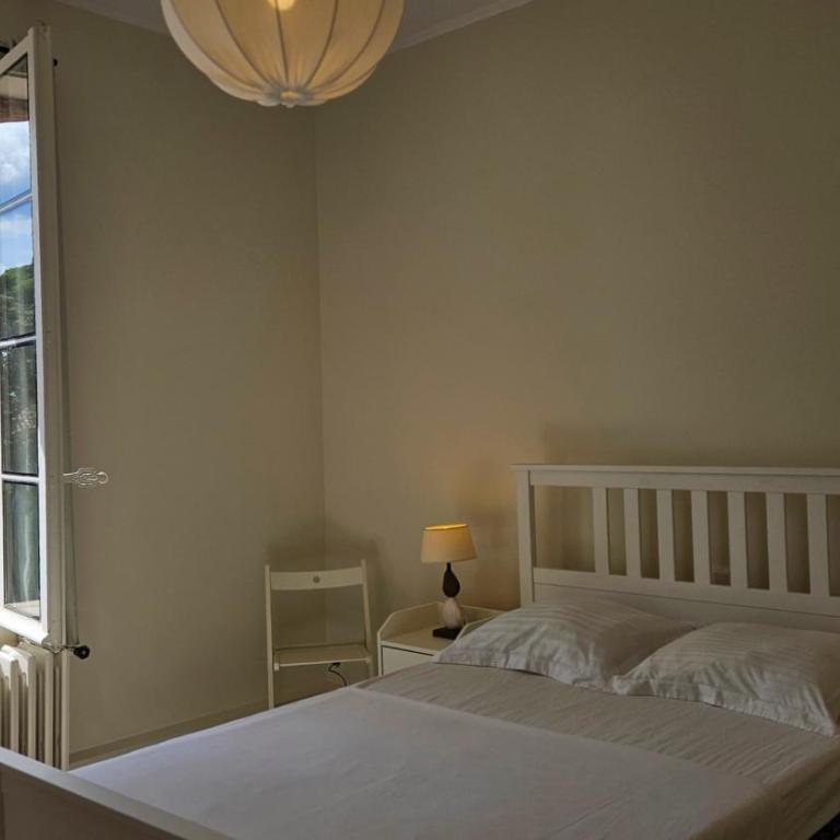 Grande Maison avec piscine, parking et wifi - Villa - 70