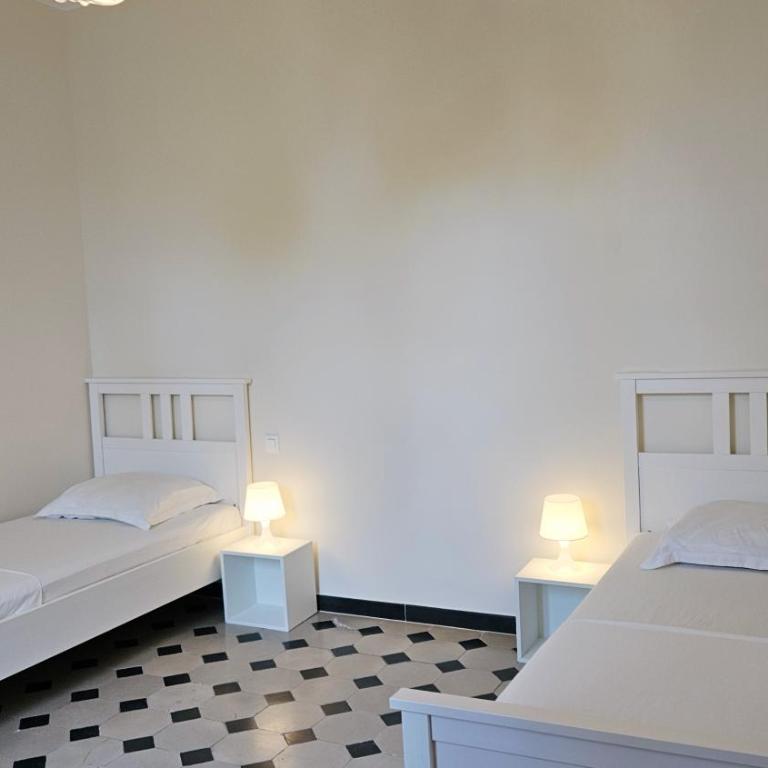 Grande Maison avec piscine, parking et wifi - Villa - 36