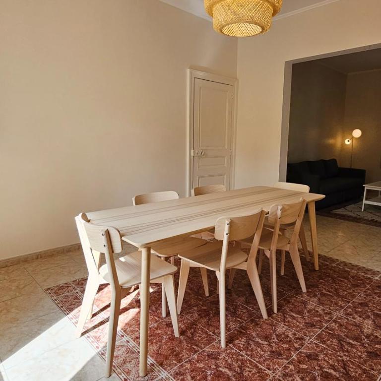 Grande Maison avec piscine, parking et wifi - Villa - 45