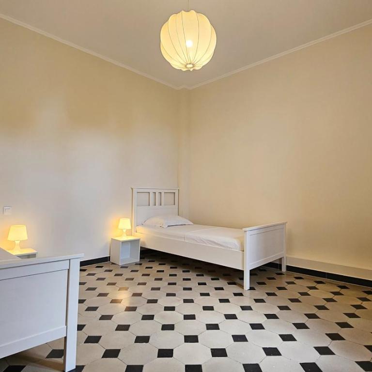 Grande Maison avec piscine, parking et wifi - Villa - 60