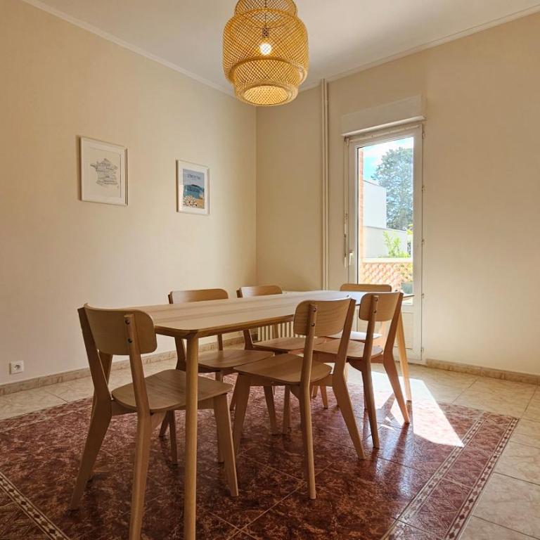 Grande Maison avec piscine, parking et wifi - Villa - 25