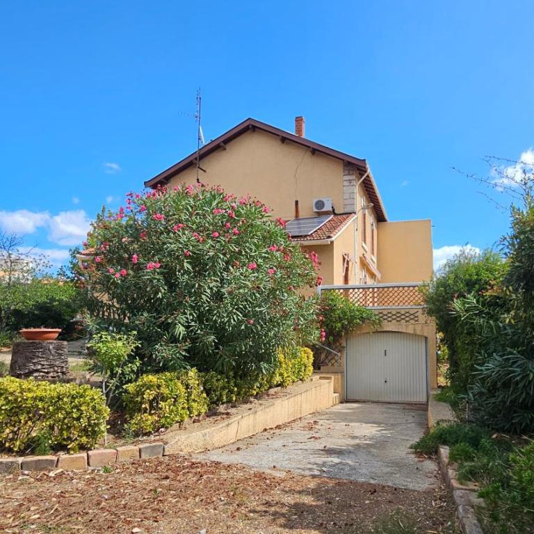 Grande Maison avec piscine, parking et wifi - Villa - 34