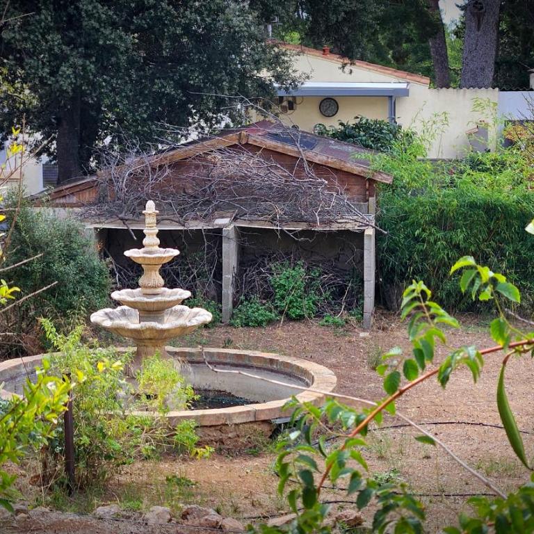 Grande Maison avec piscine, parking et wifi - Villa - 63