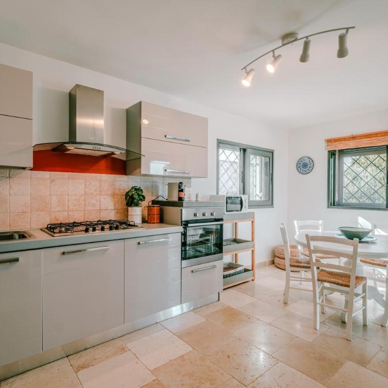 HelloAPULIA - Trulli di Leo - Private Pool, Sea View and Pet-Friendly Garden - Villa con Piscina Privata - 32