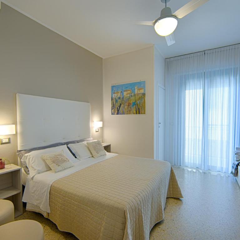 Hotel Deanna - Camera Tripla Standard - 2