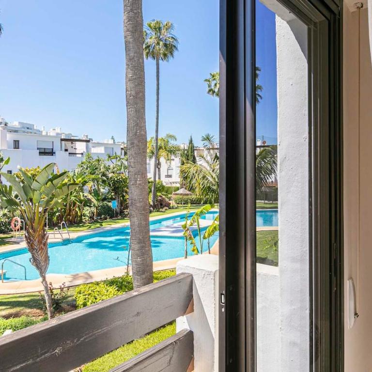 MARBELLA HOME RENTALS - Beachside, 3BR Townhouse - Casa de 3 dormitorios - 3