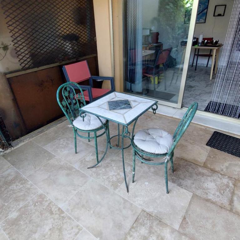 Studio F1 avec jardin, proche du Palais des festivals et des plages - Appartement 1 Chambre - 10