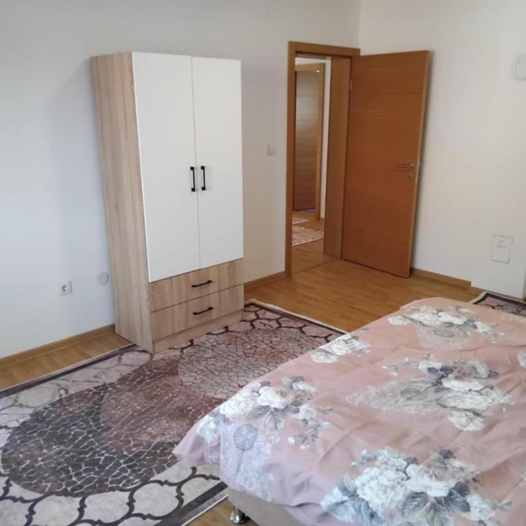 Kuca Ilidza - Four-Room Apartment - 5