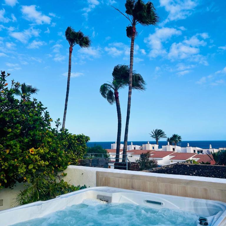 Luxury Villa with sea view, private jacuzzi & heated pool - Villa - 41