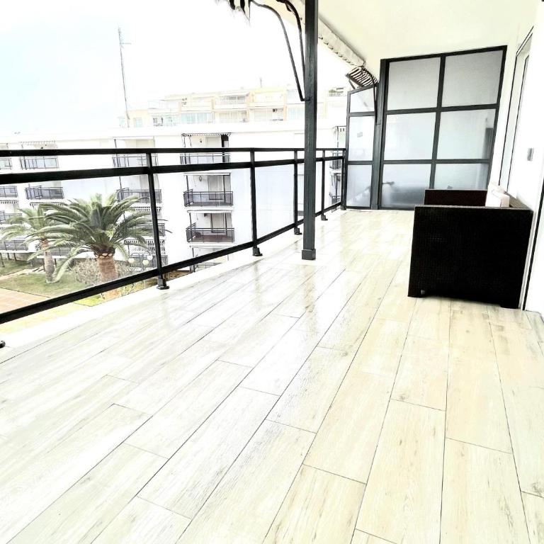 APARTBEACH CAPRI FRONT BEACH CLIMA y WIFI - Apartment - 26