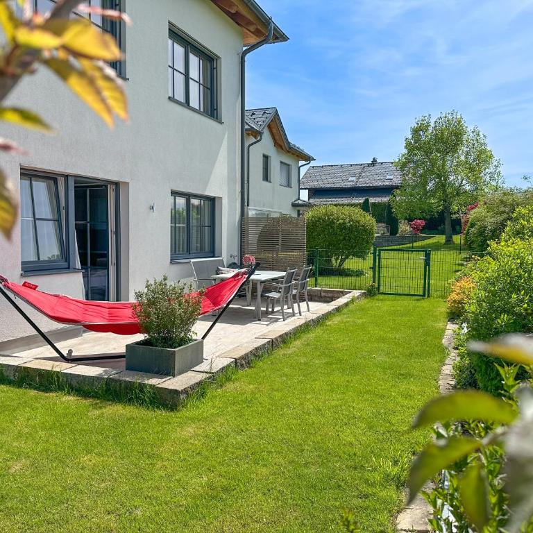 "SONNTAGSGLÜCK" - Premium Apartments Seekirchen, ruhiges Feriendomizil im Grünen, gemeinsamer Poolarea - Haus mit 5 Schlafzimmern - 53