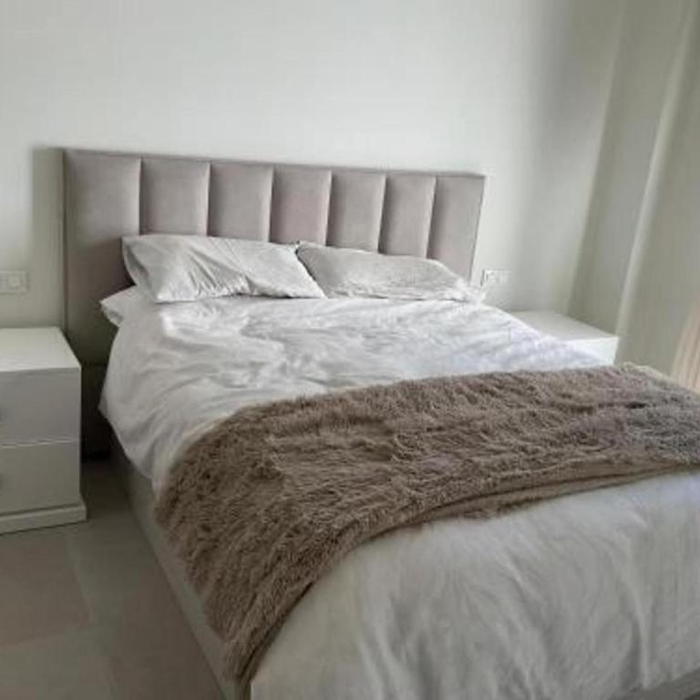 6 Guests - 3 Bedrooms - Private Garden - Pool - Apartamento - 18