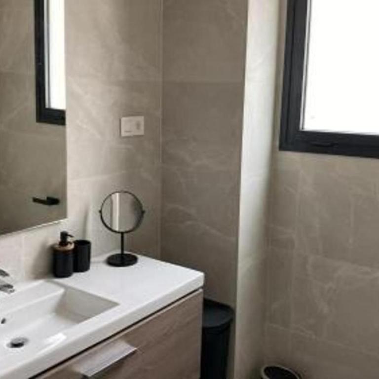 6 Guests - 3 Bedrooms - Private Garden - Pool - Apartamento - 12