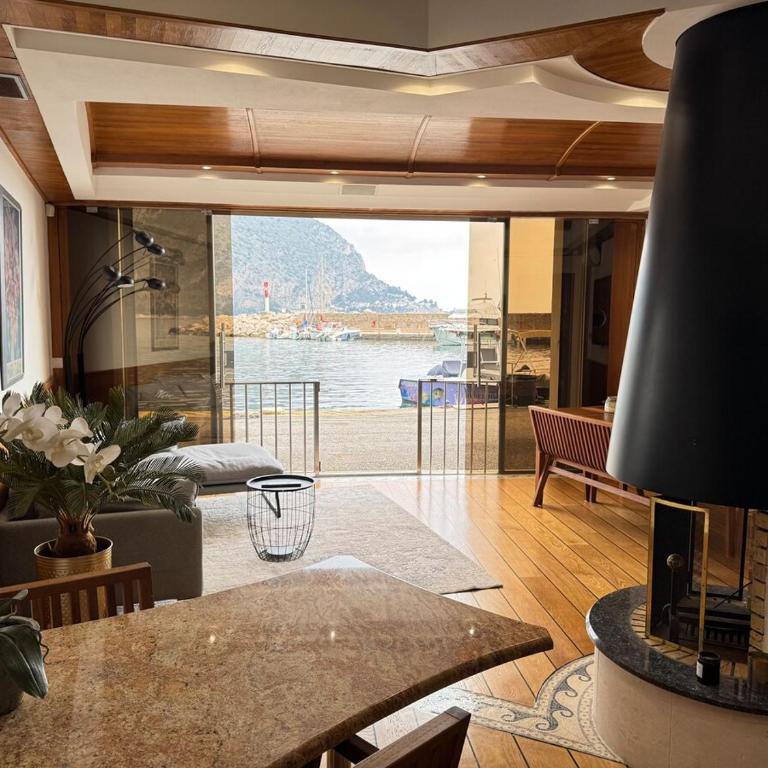 Seaside Serenity, Portside Apartment - Appartement 3 Chambres avec Vue sur le Port - 1