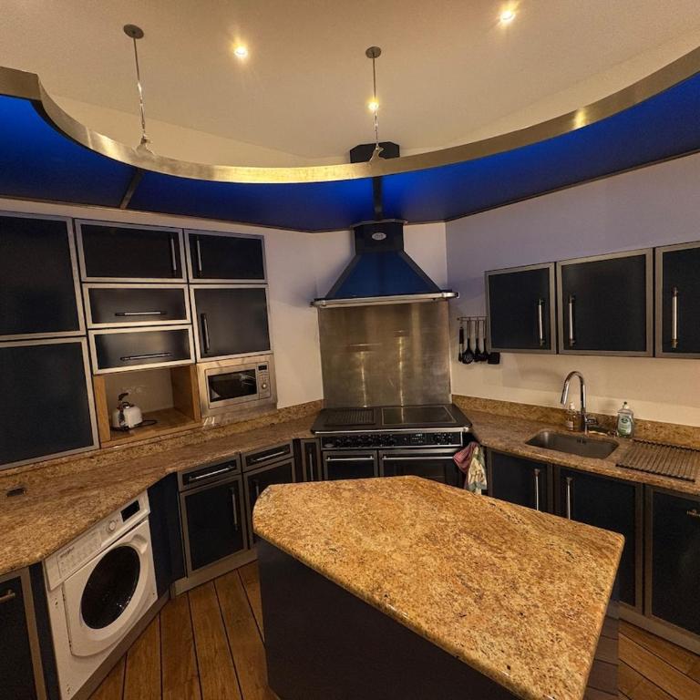 Seaside Serenity, Portside Apartment - Appartement 3 Chambres avec Vue sur le Port - 7