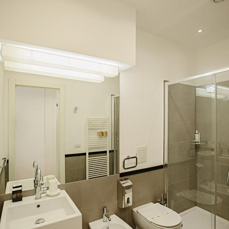 OperaDreams2 - Camera Matrimoniale con Bagno Privato - 1