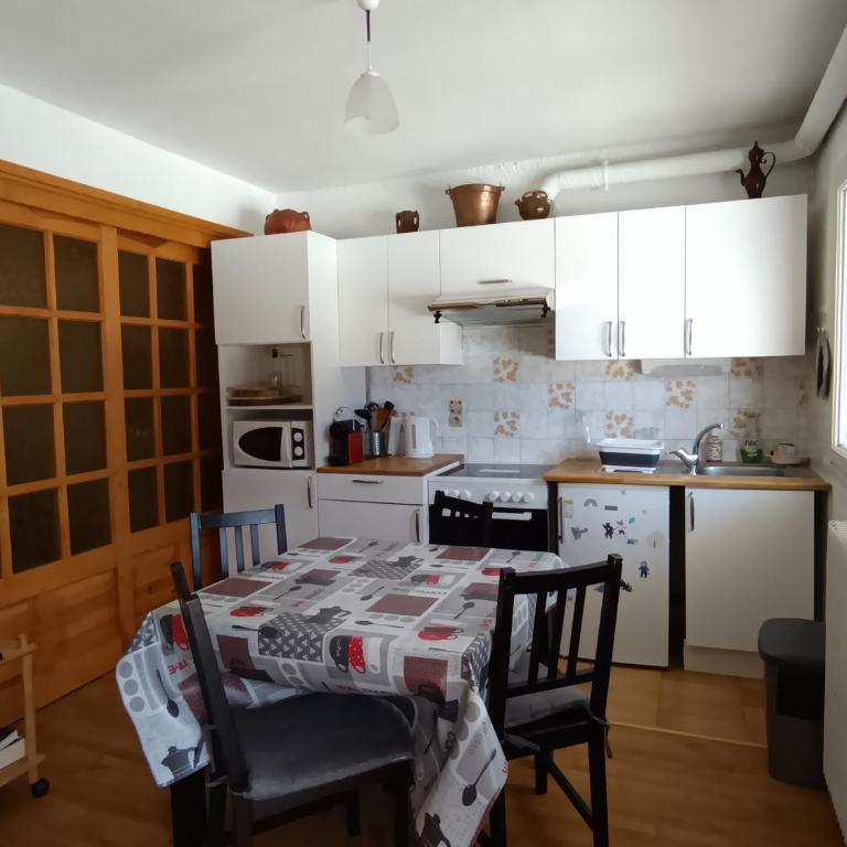 Appartement Calme 4 Pers avec Terrasse et Animaux Admis - FR-1-445-80 - Appartamento - 2