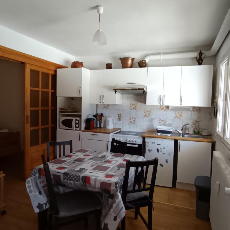 Appartement Calme 4 Pers avec Terrasse et Animaux Admis - FR-1-445-80 - Appartamento - 3