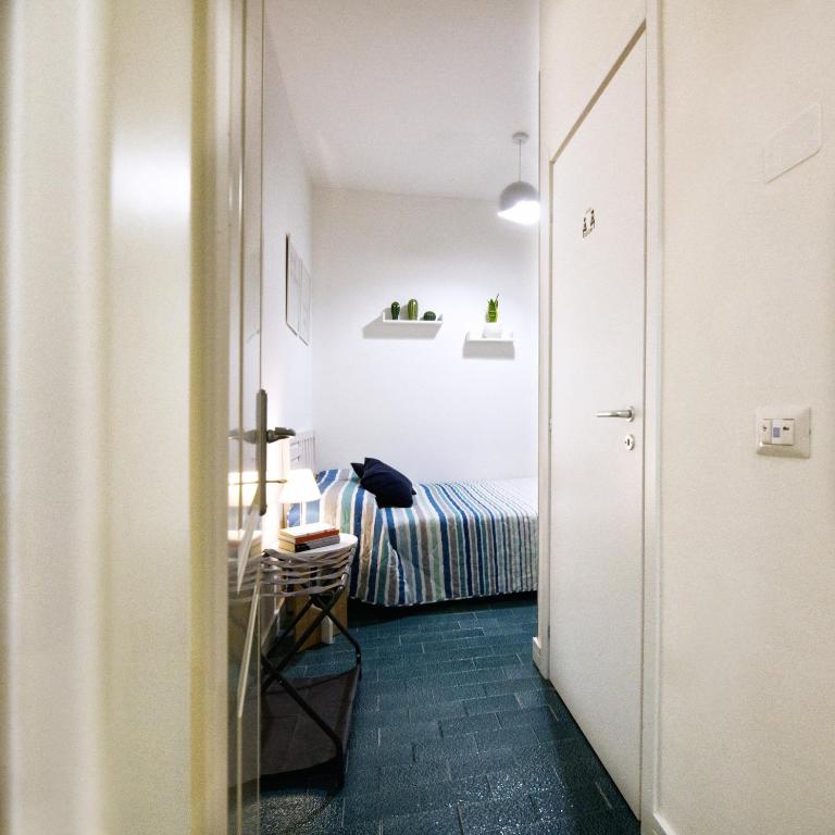 3 Passi Da Metro Marconi- 8 min Colosseo- 2 Bagni - Appartamento con 2 Camere da Letto - 25
