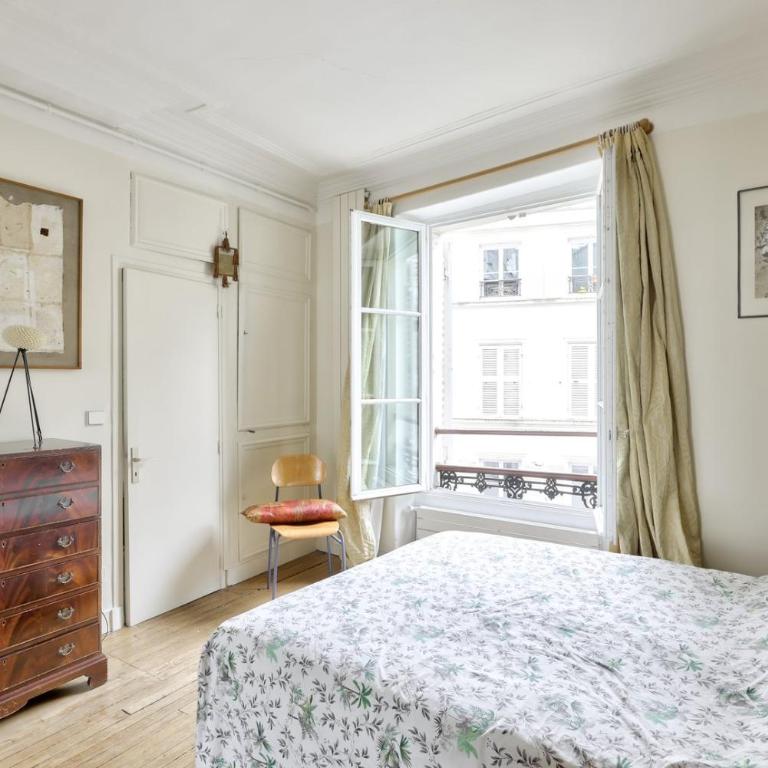 Chic Retreat, Central Marais - Apartment - 12