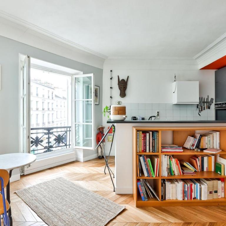 Chic Retreat, Central Marais - Apartment - 8